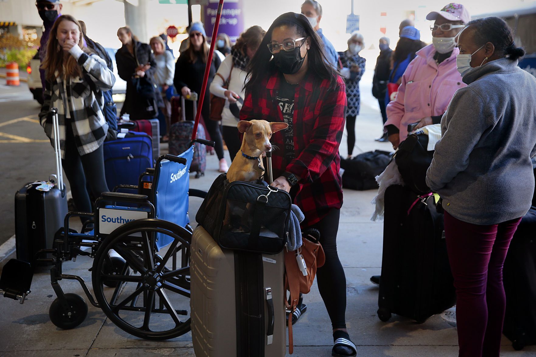 Thanksgiving travelers on the move